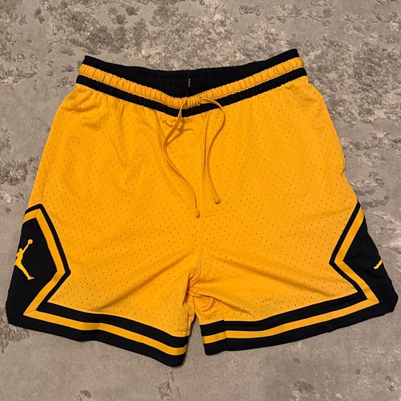 Air Jordan Diamond Shorts - Picture 5 of 10